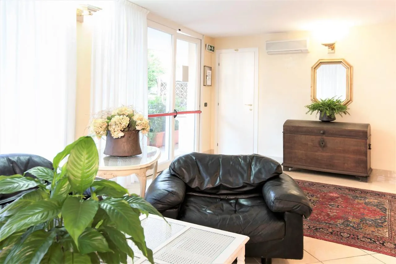 Residence Fellini Rimini Aparthotel